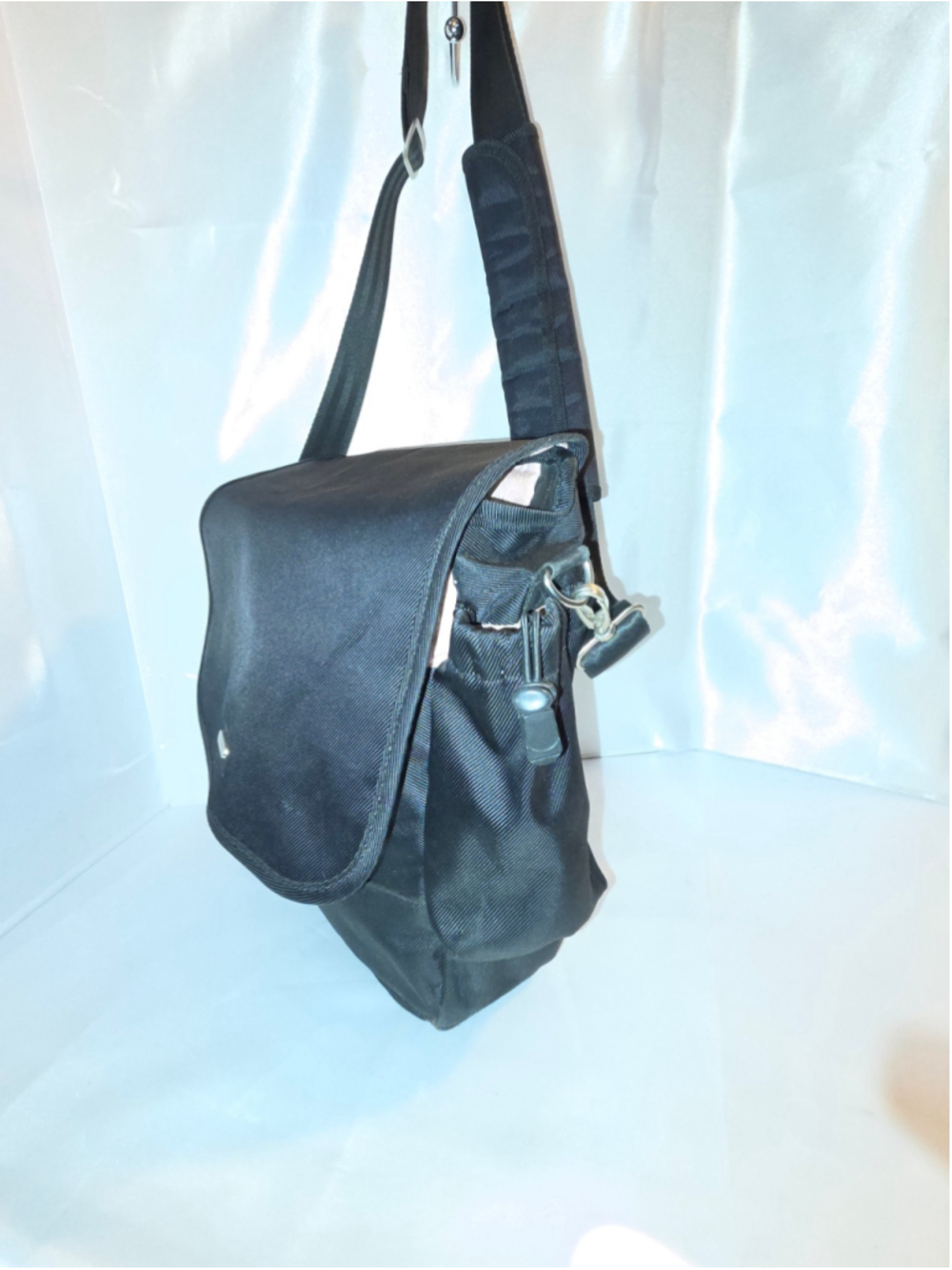 Simply Edyn Convertible Backpack - Picture 2 of 9